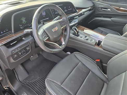 Used 2024 Cadillac Escalade Premium Luxury w/ Performance Package image 22