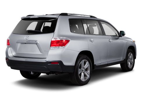 Used 2013 Toyota Highlander SE AWD/4WD image 2