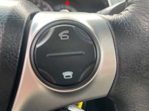 Used 2013 Toyota Camry SE image 19