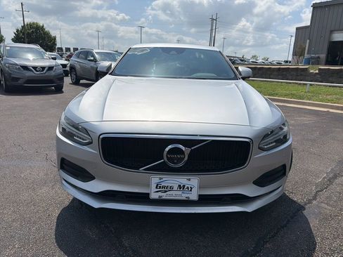 Used 2018 Volvo S90 T5 Momentum w/ Convenience Package image 8