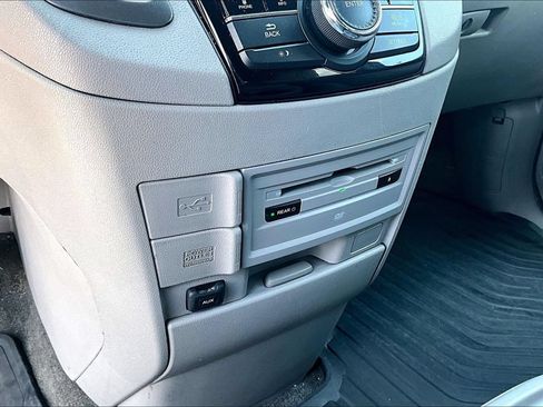 Used 2016 Honda Odyssey SE image 32