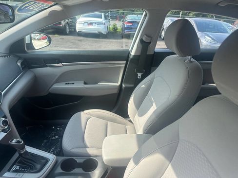 Used 2019 Hyundai Elantra SE image 13