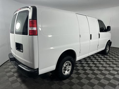 Used 2020 Chevrolet Express 2500 w/ Driver Convenience Package RWD image 8