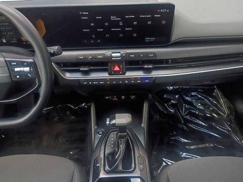 Used 2025 Kia K4 LXS image 3