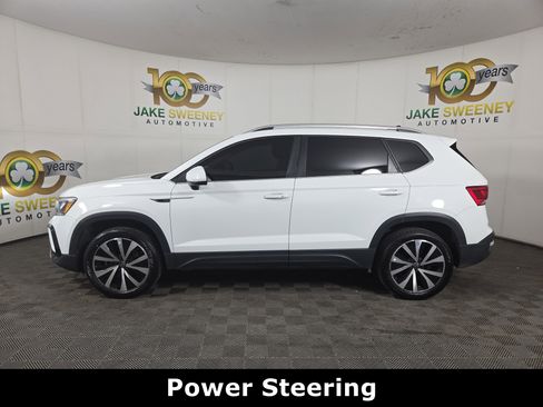 Used 2024 Volkswagen Taos SE FWD image 4