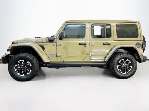 Used 2025 Jeep Wrangler Unlimited Rubicon 4xe image 4