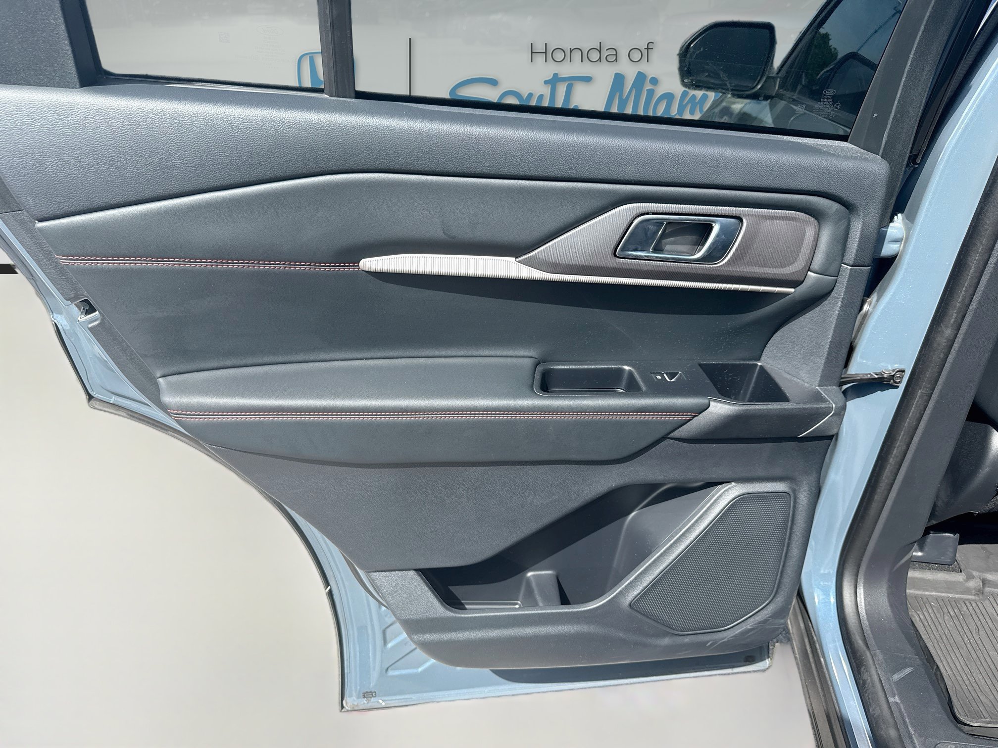 Used 2025 Ford Explorer ST-Line RWD image 26