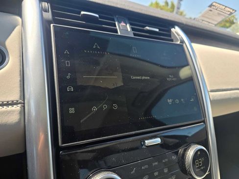 Used 2025 Land Rover Discovery S AWD/4WD image 25