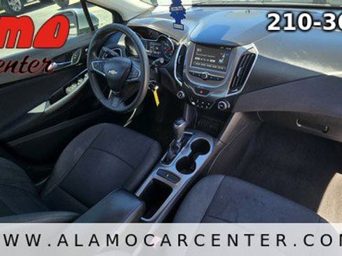 Used 2017 Chevrolet Cruze LT image 15