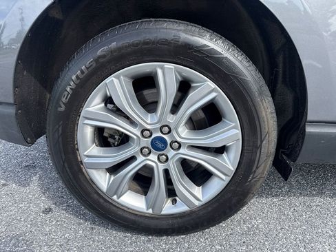 Used 2022 Ford Edge Titanium w/ Equipment Group 301A AWD/4WD image 30