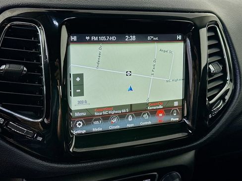Used 2018 Jeep Compass Limited w/ Navigation Group AWD/4WD image 19