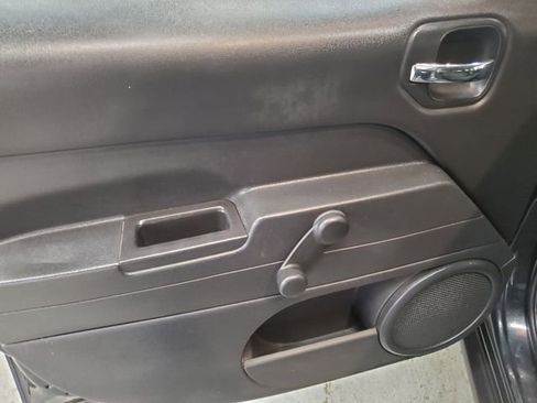 Used 2014 Jeep Patriot Sport image 11