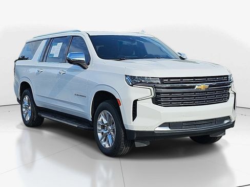 Used 2022 Chevrolet Suburban Premier RWD image 2