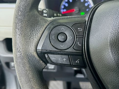 Used 2021 Toyota RAV4 XLE w/ Convenience Package FWD image 16