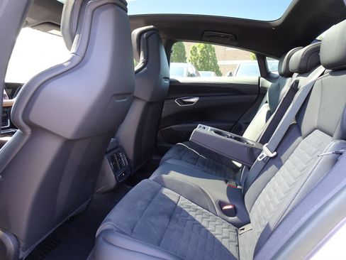 Certified 2022 Audi e-tron GT Premium Plus AWD/4WD image 11