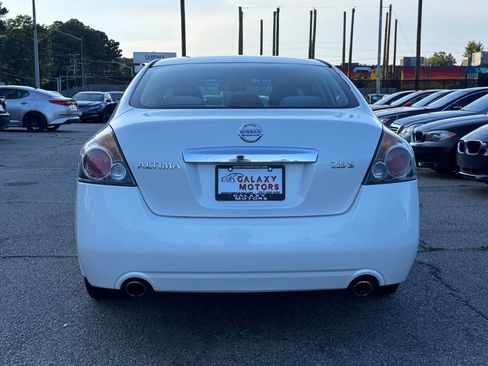 Used 2010 Nissan Altima 2.5 S FWD image 3