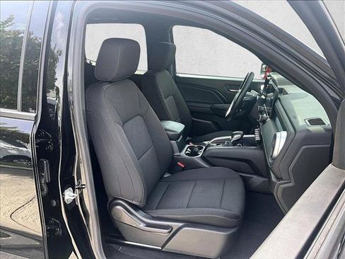 Used 2024 Chevrolet Colorado LT w/ LT Convenience Package RWD image 9