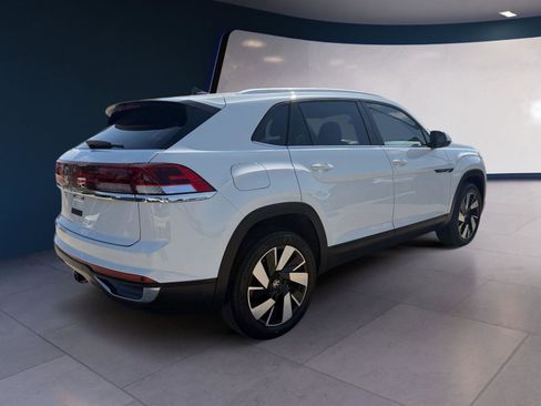 Used 2024 Volkswagen Atlas Cross Sport SE image 5