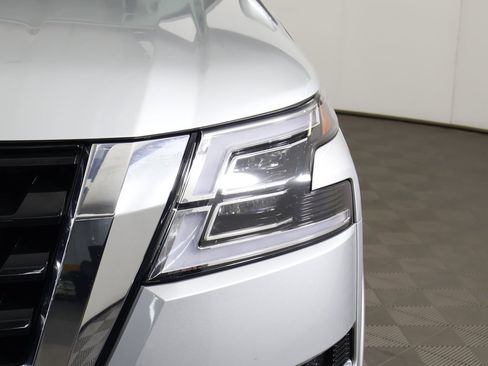 Used 2023 Nissan Armada SL image 17