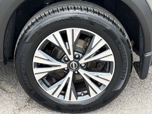 Used 2023 Nissan Rogue SV AWD/4WD image 9
