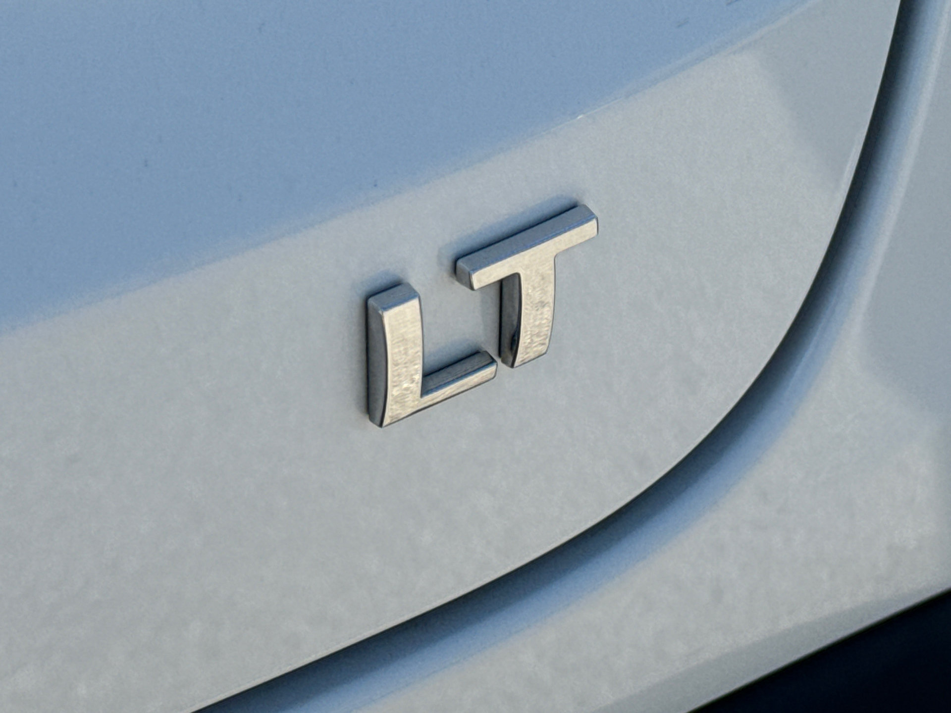 Used 2025 Chevrolet Trax LT FWD image 10