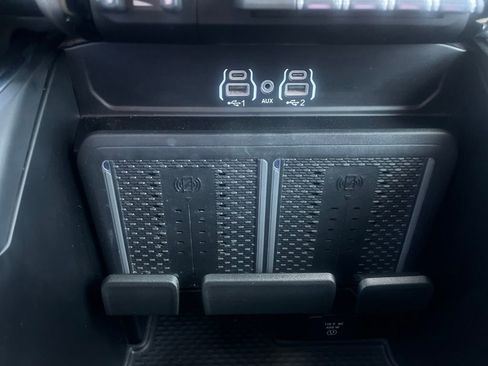 Used 2025 RAM 3500 Laramie w/ Sport Appearance Package AWD/4WD image 31