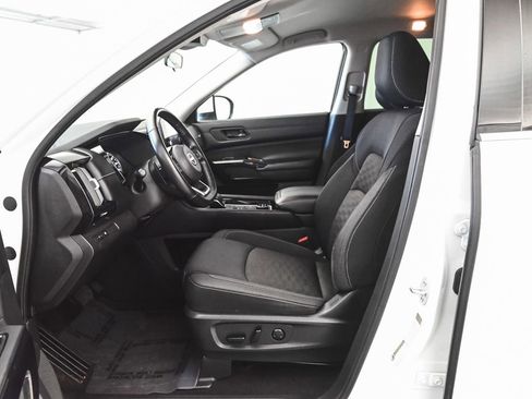 Used 2023 Nissan Pathfinder SV image 29