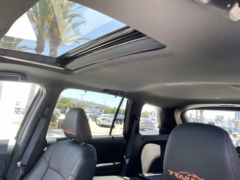 Certified 2025 Honda Passport TrailSport image 2