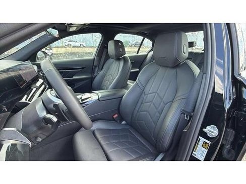 Used 2026 BMW 530i RWD image 15