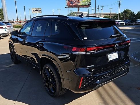 New 2026 Volkswagen Tiguan SE R-Line image 7