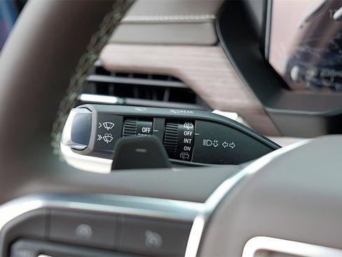 New 2026 GMC Acadia Denali image 17