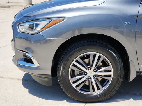 Used 2019 INFINITI QX60 Luxe w/ Essential Package AWD/4WD image 8