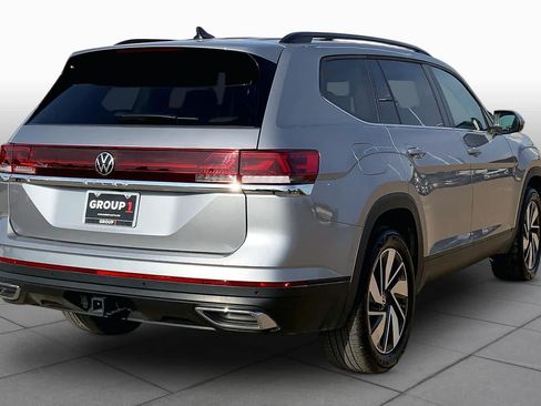 Used 2026 Volkswagen Atlas SE FWD image 13