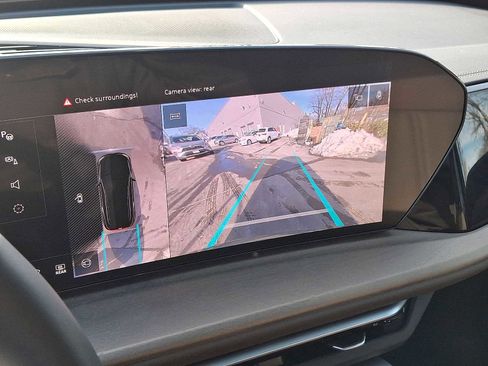 Used 2025 Audi Q5 Premium w/ Convenience Package image 14