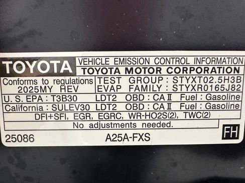 Used 2025 Toyota RAV4 XLE AWD/4WD image 68