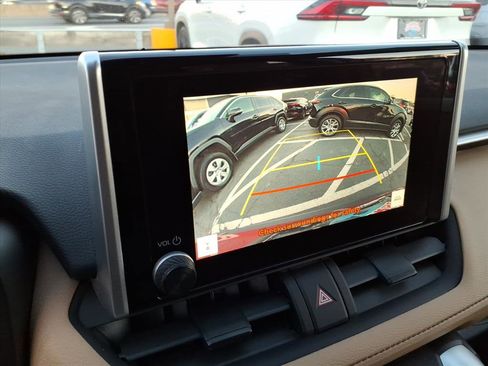 Certified 2023 Toyota RAV4 LE image 20