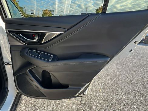 Used 2022 Subaru Outback Limited image 14