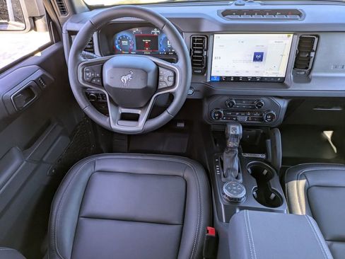 New 2025 Ford Bronco Badlands image 16