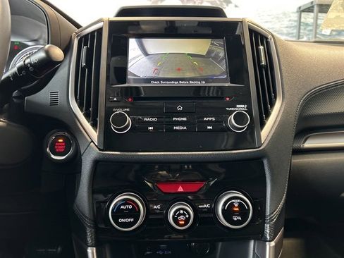 Used 2023 Subaru Forester Premium image 6