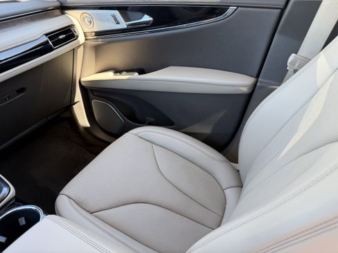 Used 2023 Lincoln Nautilus Reserve w/ Equipment Group 202A image 14