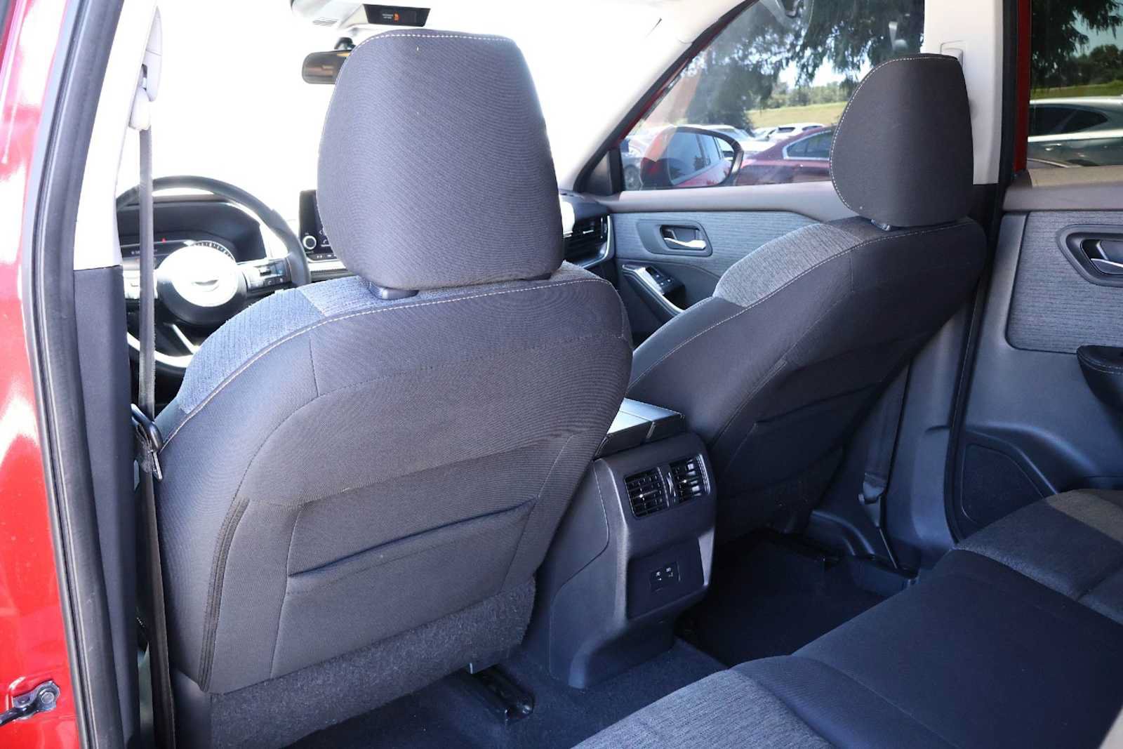 Used 2021 Nissan Rogue SV FWD image 12