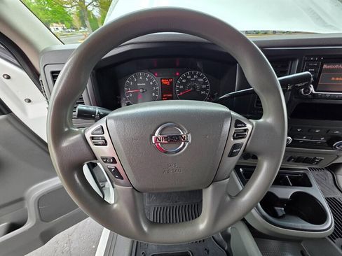 Used 2018 Nissan NV 3500 SL image 47