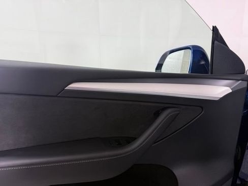 Used 2023 Tesla Model Y Long Range AWD/4WD image 25