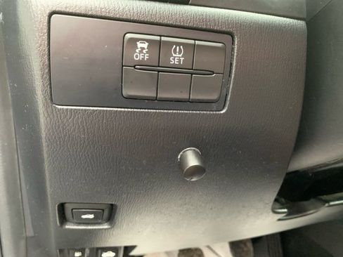 Used 2016 MAZDA MAZDA3 i Sport image 30