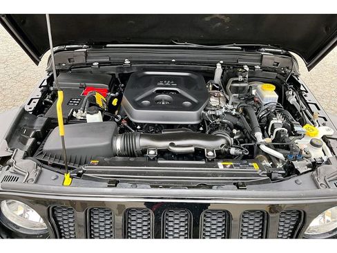 Used 2023 Jeep Wrangler Unlimited Sport AWD/4WD image 12