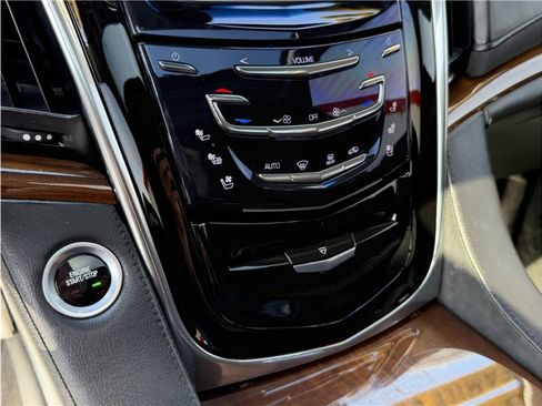 Used 2017 Cadillac Escalade Premium Luxury RWD image 44
