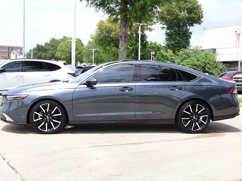 Used 2025 Honda Accord Touring image 3