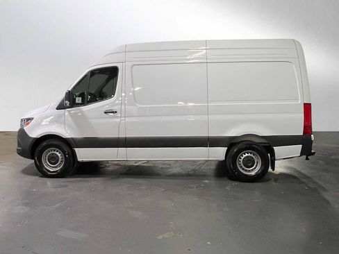 Used 2025 Mercedes-Benz Sprinter 2500 image 6