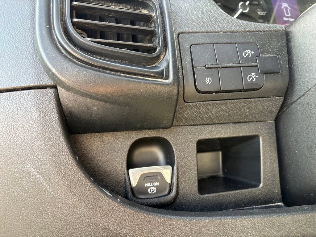 Used 2024 RAM ProMaster 2500 w/ Convenience Group FWD image 11