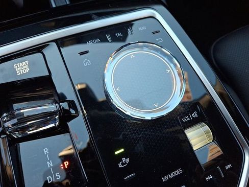 Certified 2025 BMW 740i xDrive image 18